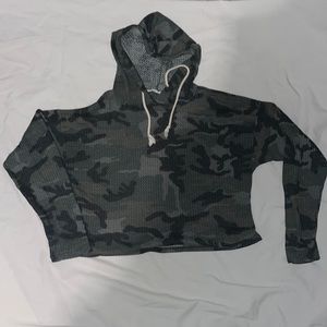 Cropped camo print long sleeve